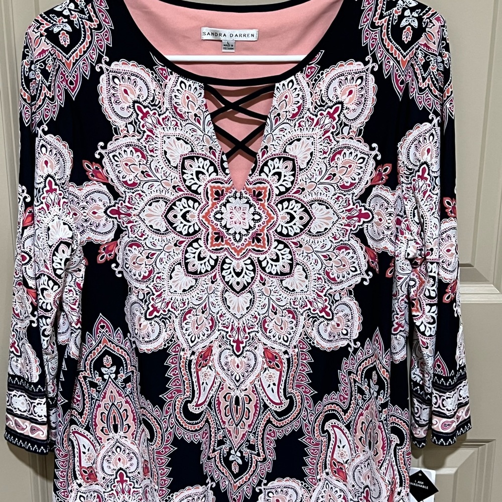 NWT Sandra Darren dress. Great for work or special events.